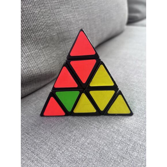 Vintage Pyraminx Pyramid Triangle Puzzle Rubiks Cube - Picture 4 of 4